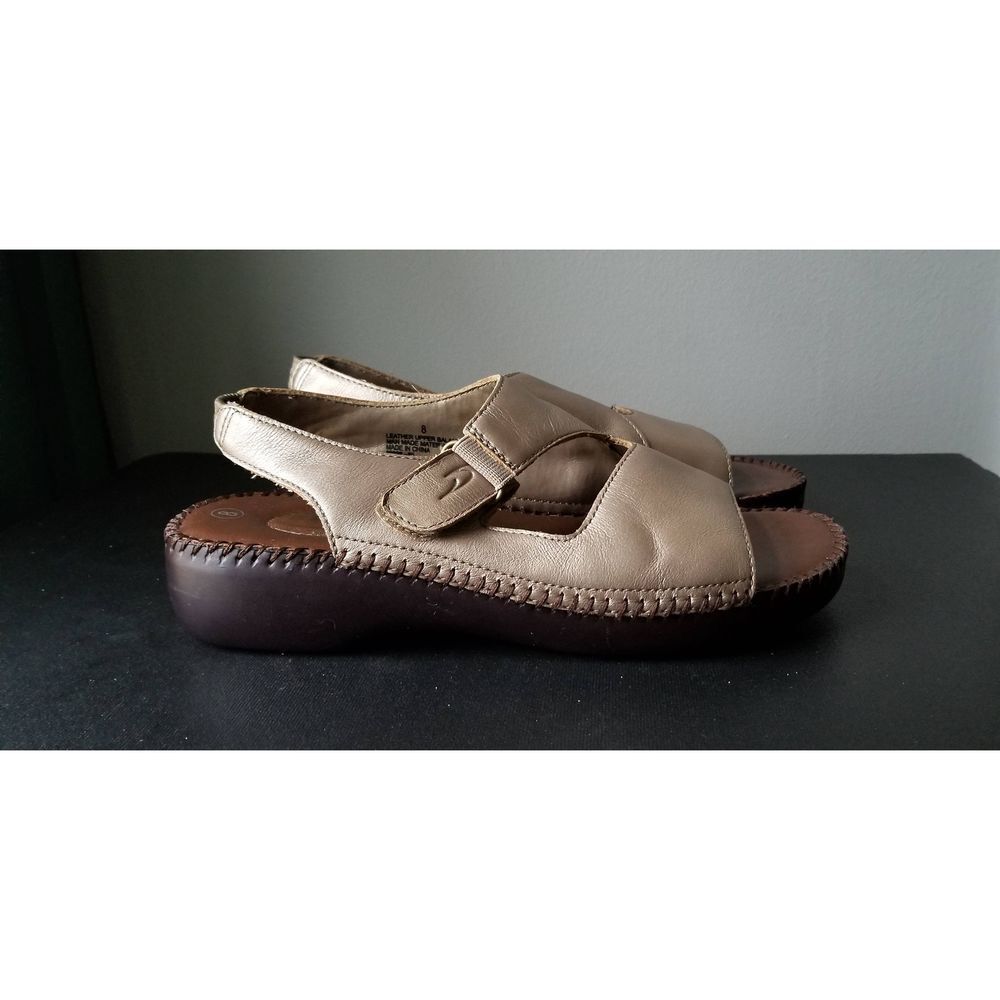 Dr. Scholl's gold sandals size 8 womens leather